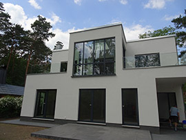 Balkon Vollglasgeländer aus ESG Klarglas